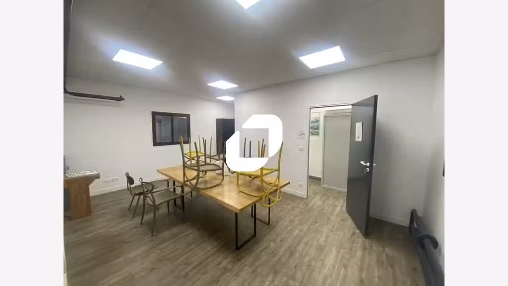 Vente Local d'activité 445m² Osny