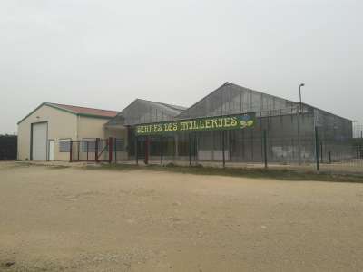 Achat de local d'activités de 246 m² proche d