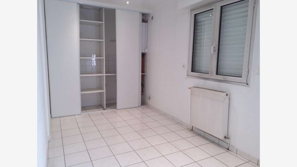 A vendre local d'activités 240m² à Périgueux