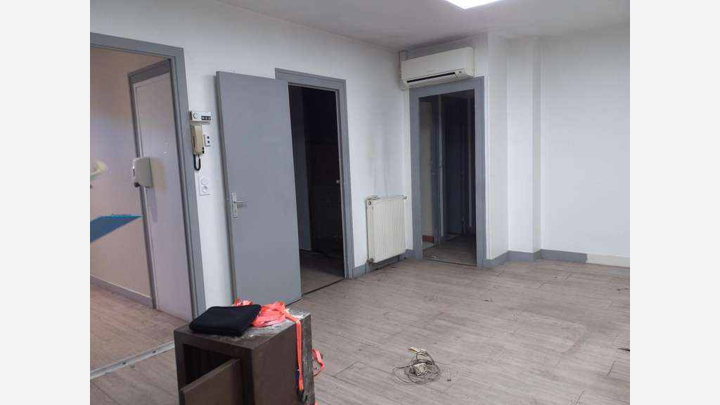 A vendre local d'activités 240m² à Périgueux