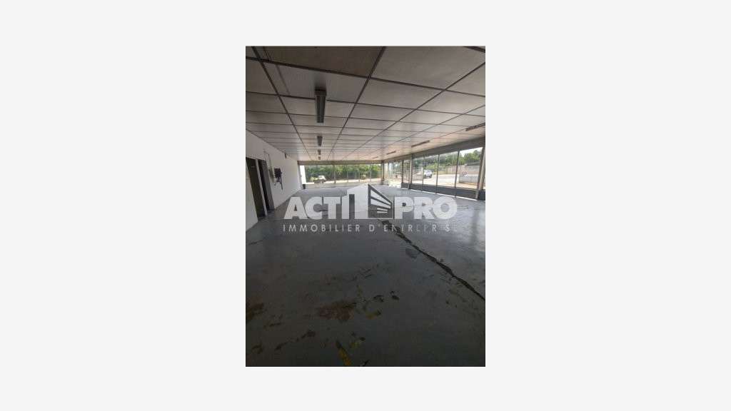 Vente entrepôt + magasin b2b 1154m² à Perpignan