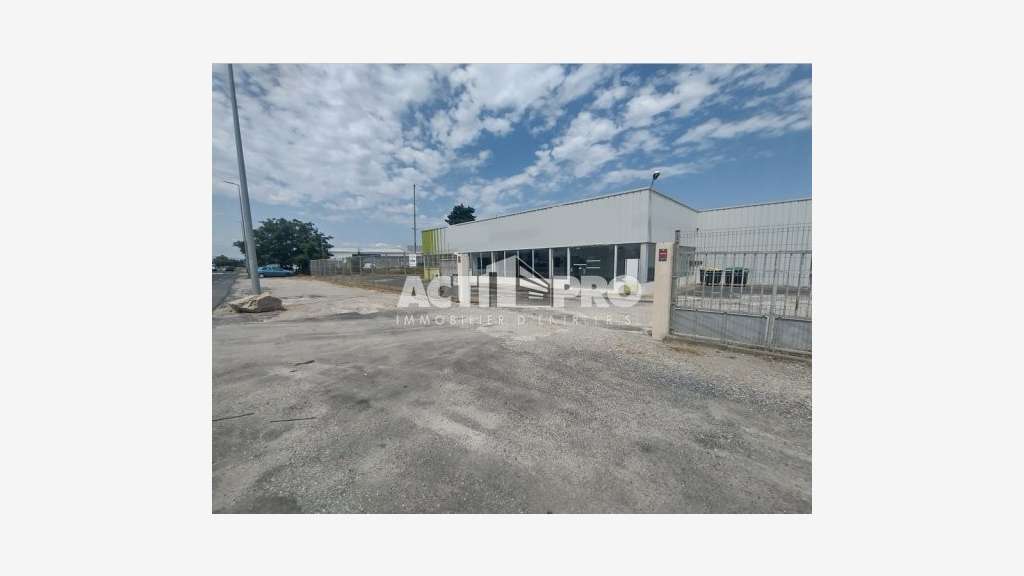 Vente entrepôt + magasin b2b 1154m² à Perpignan