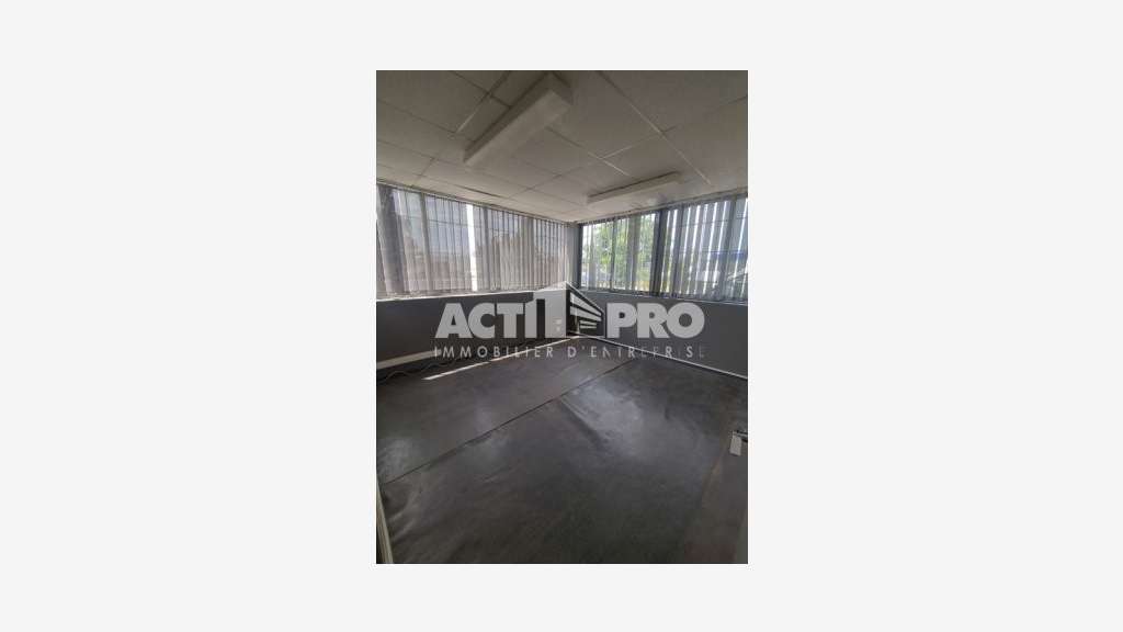 Vente entrepôt + magasin b2b 1154m² à Perpignan