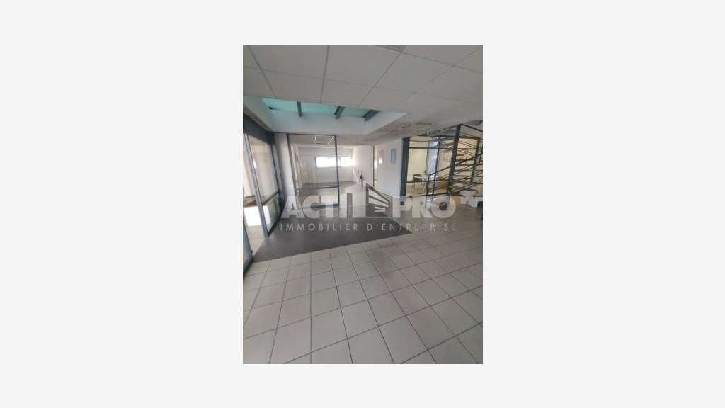 Vente local d'activité 800 m² à Perpignan