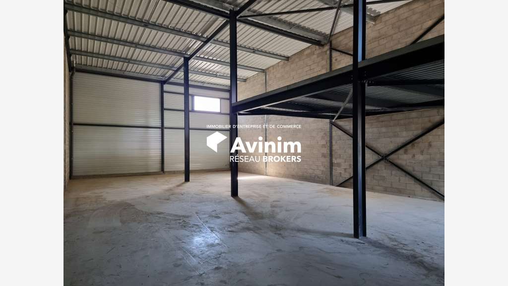 Local d'activité 231m² à vendre à Perpignan Nord