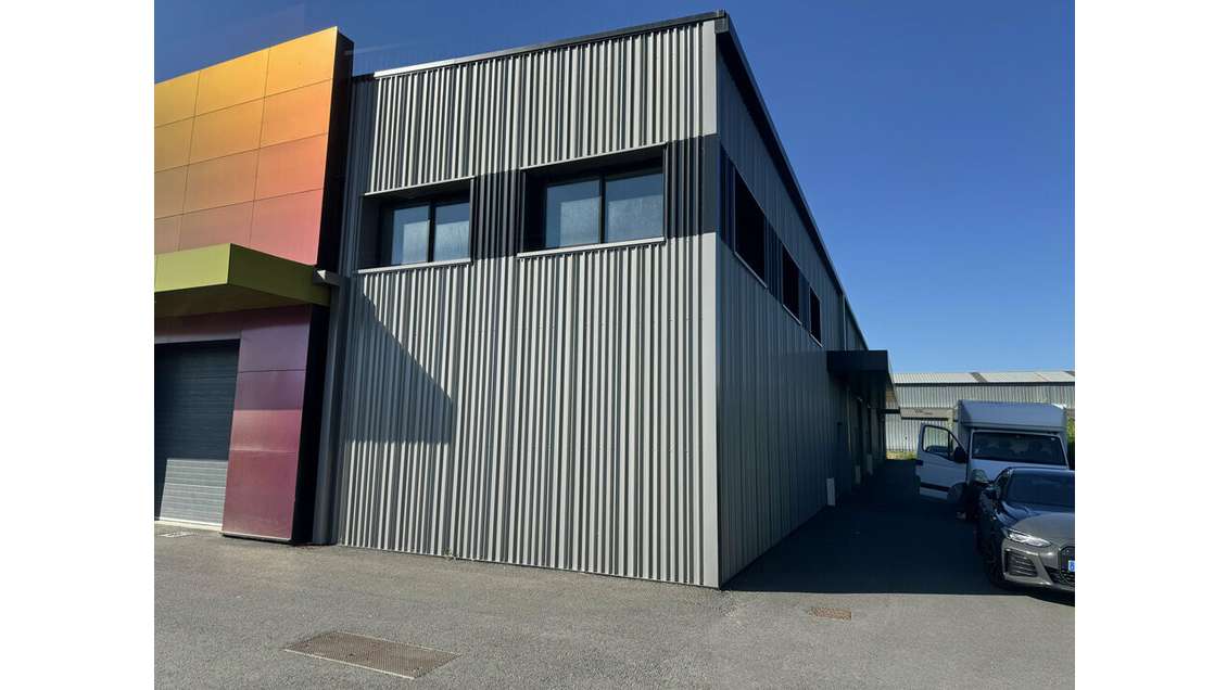 Local professionnel 432m² à vendre Pessac Bersol