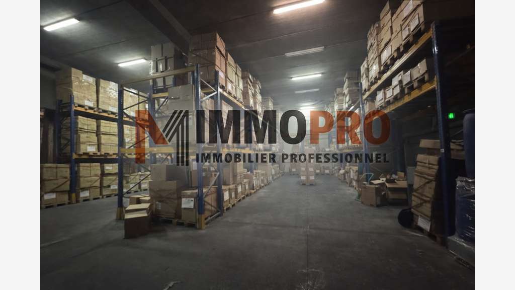 A vendre local industriel de 320m² à Peymeinade
