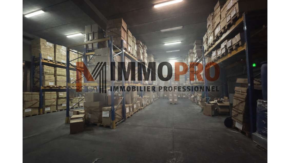 A vendre local industriel de 320m² à Peymeinade