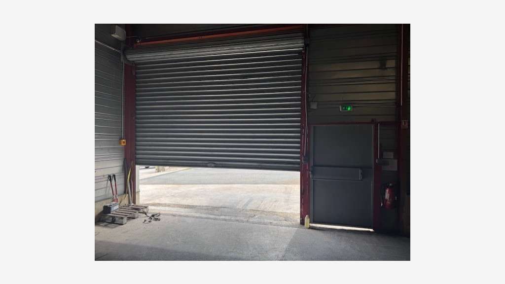 A vendre local industriel de 320m² à Peymeinade