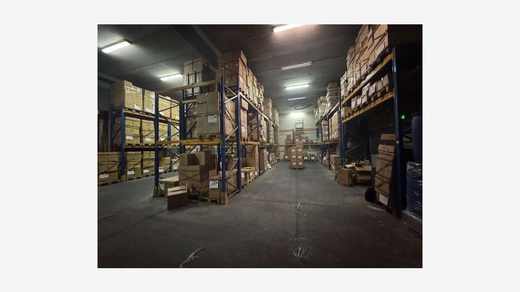 A vendre local industriel de 320m² à Peymeinade