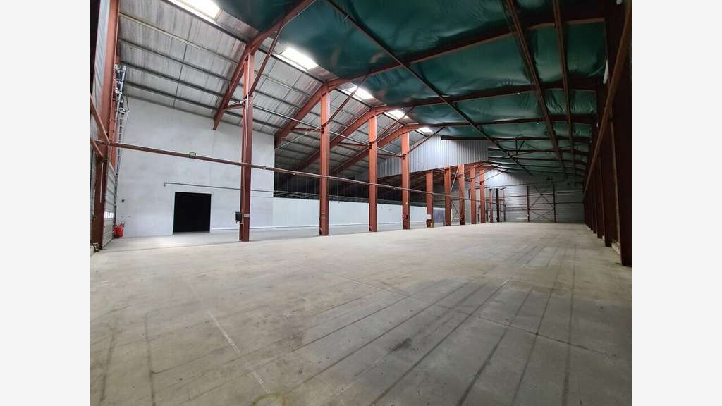 Local d'activité de 3 713m² à vendre Sud Landes