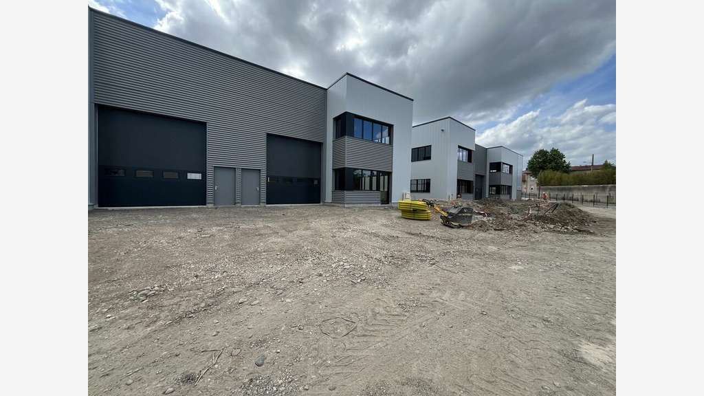 Vente locaux d'activité à Pierre-Bénite A7