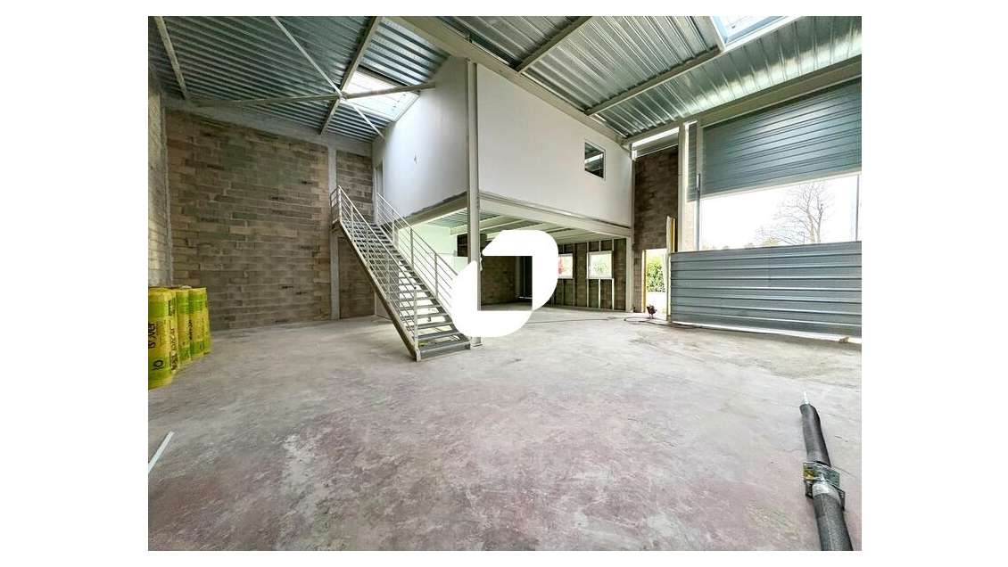 Vente Local d'activité 200m² Plaisir