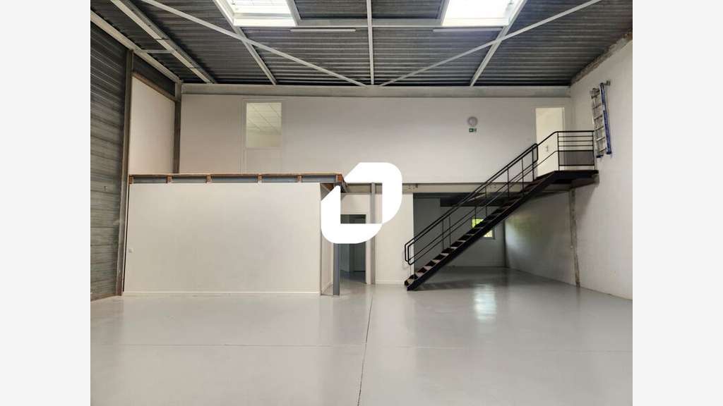 Vente Local d'activité 334m² Plaisir