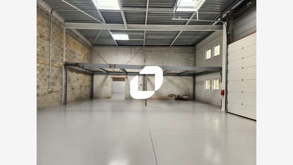 Vente Local d'activité 334m² Plaisir