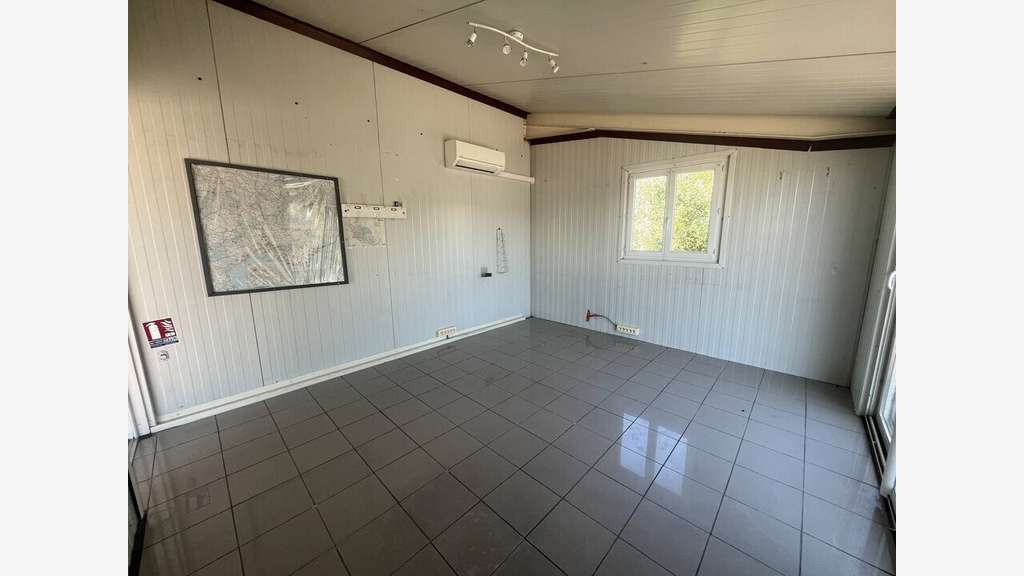 Local d'activité à vendre 450m² à Plan d'Orgon