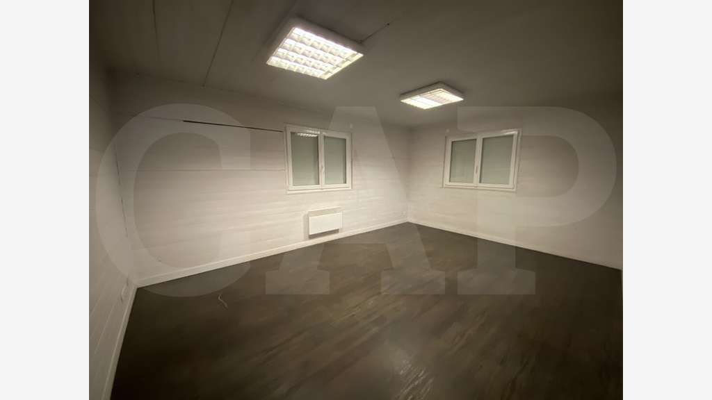 A vendre local d’activité bureaux 550m² à Plérin