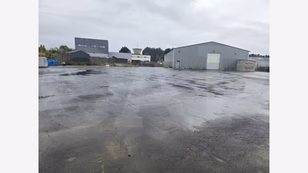 A vendre local d’activité bureaux 550m² à Plérin