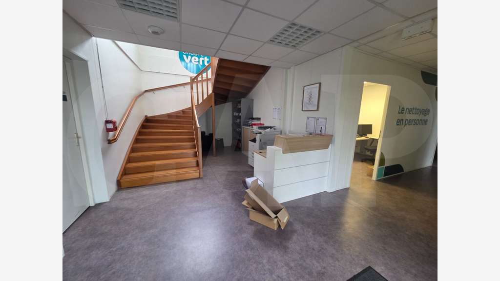 A vendre local d'activité et bureaux à Ploufragan