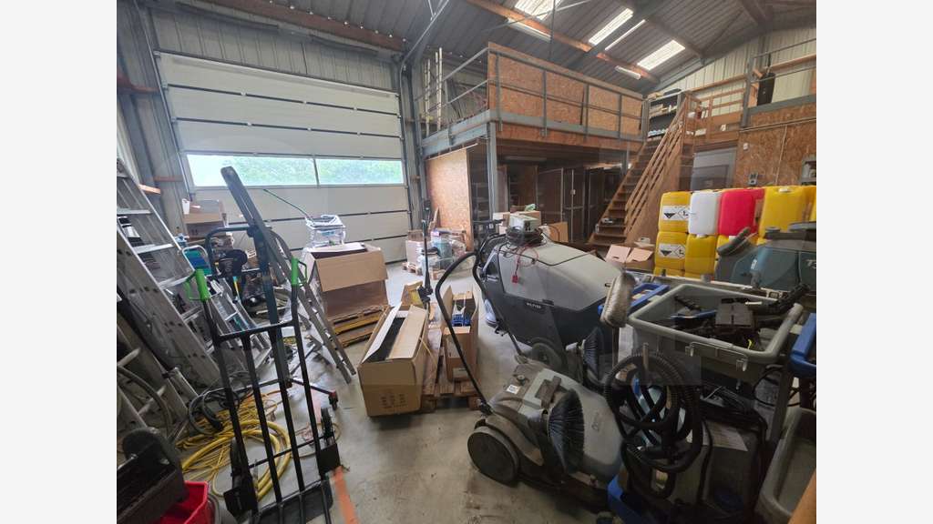 A vendre local d'activité et bureaux à Ploufragan