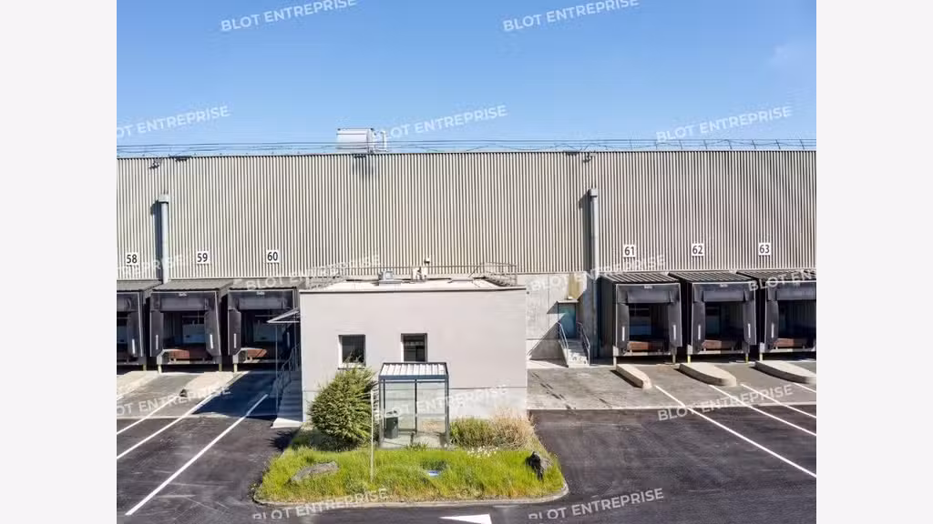 À VENDRE-À LOUER - Plateforme logistique 23400 m² 