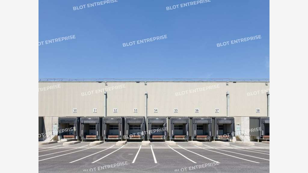 À VENDRE-À LOUER - Plateforme logistique 23400 m² 