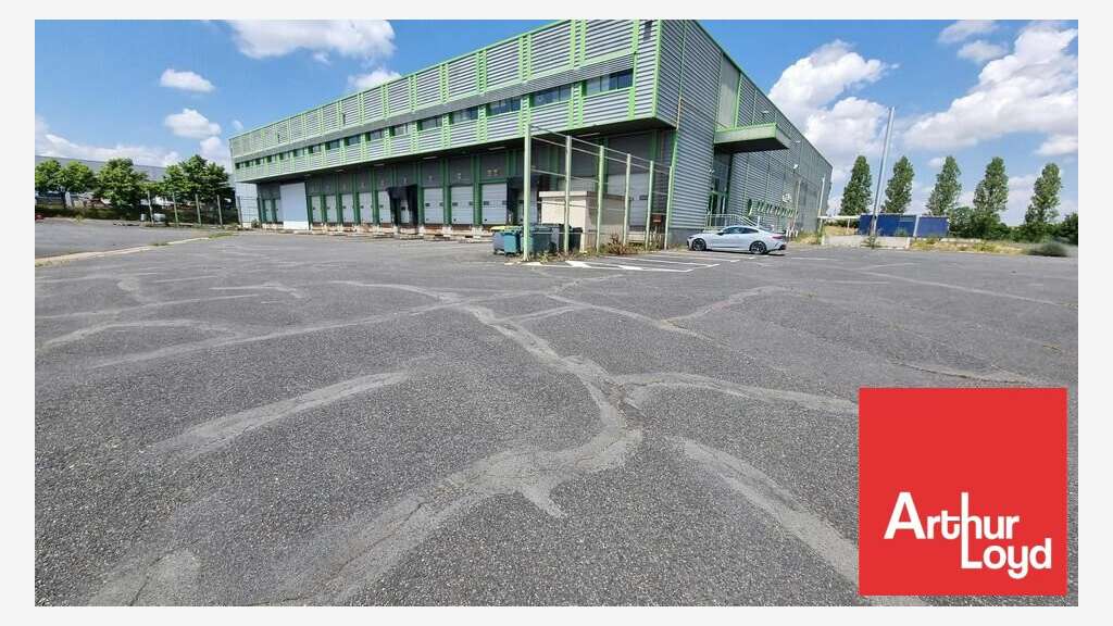 AV bâtiment indus 4563m² Poitiers empl stratégique
