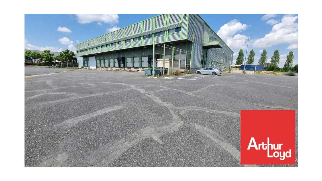 AV bâtiment indus 4563m² Poitiers empl stratégique