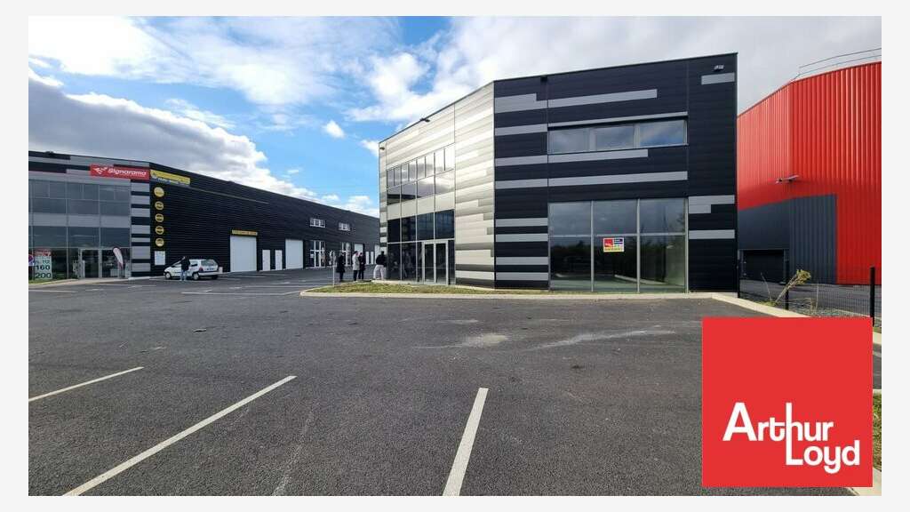 AV cellule commerciale 407m² emp strat à Poitiers 