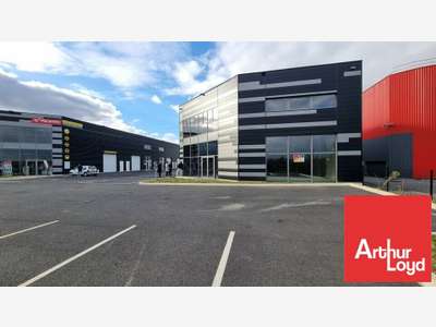 AV cellule commerciale 407m² emp strat à Poitiers 