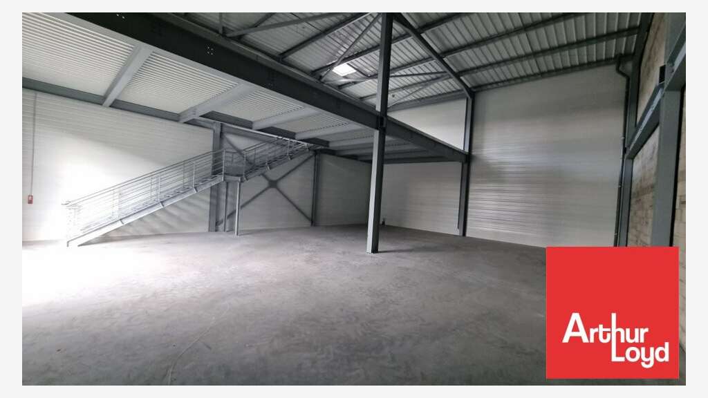 Local activité 259m² à vendre axe majeur Poitiers 