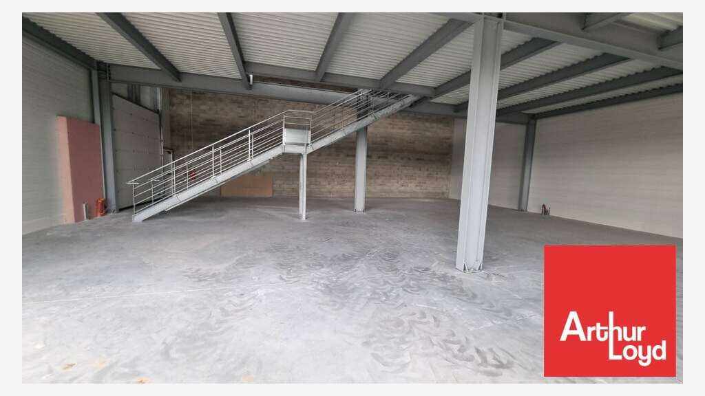 Local activité 259m² à vendre axe majeur Poitiers 