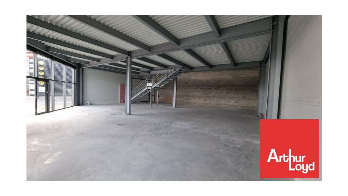 POITIERS - LOCAL ACTIVITE à vendre