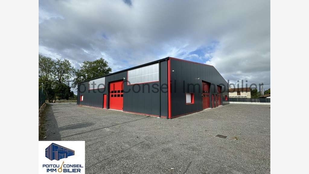 Local d'activité 702m² à vendre Parthenay Pompaire