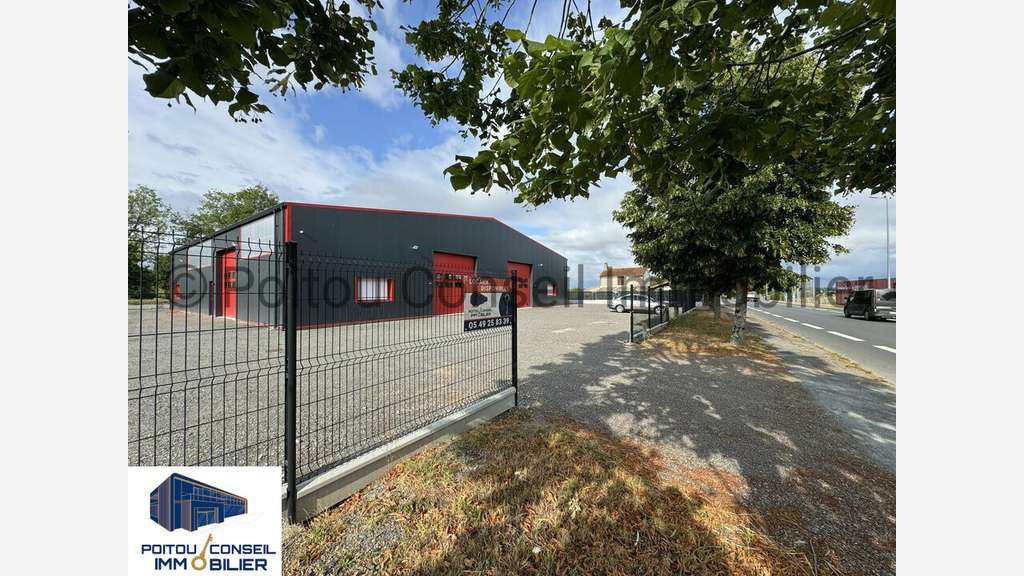 Local d'activité 702m² à vendre Parthenay Pompaire