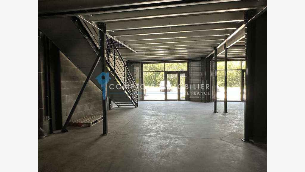 Cède locaux d'activités neufs 120m² Pontcharra 38