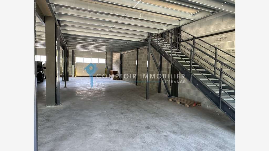 Cède locaux d'activités neufs 120m² Pontcharra 38
