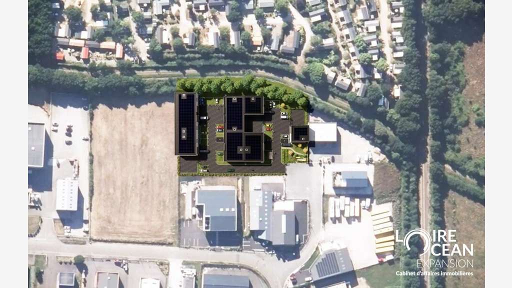 Cède cellule professionnelle 328m² en ZAC à Pornic