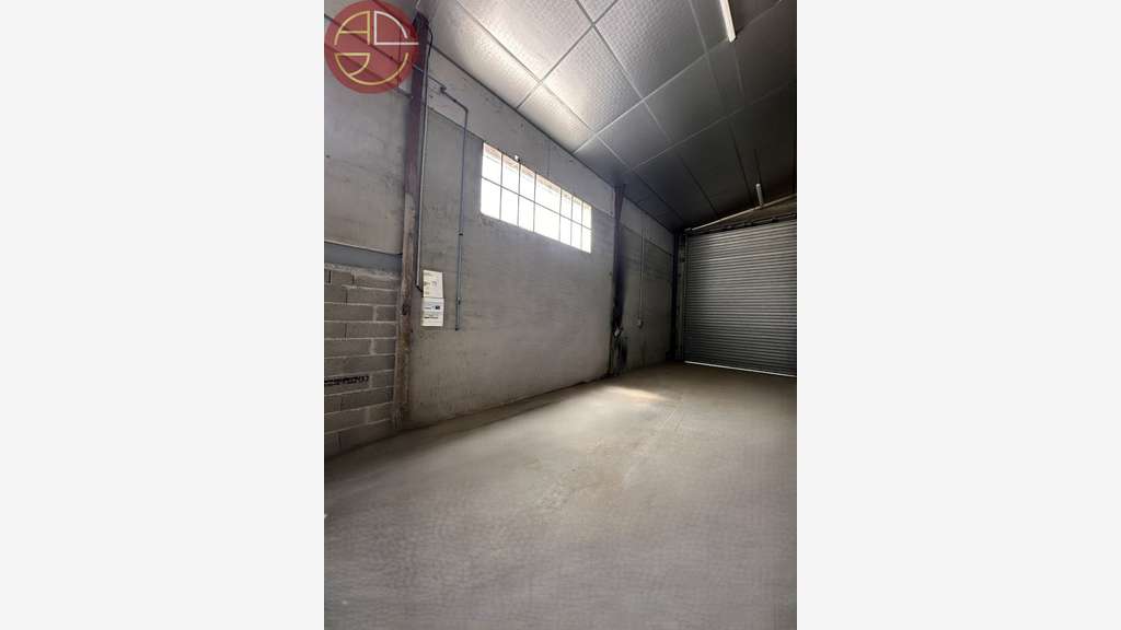 AV entrepôt 650m² avec bureaux Portet-sur-Garonne
