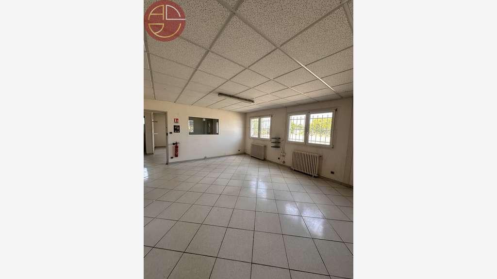 AV entrepôt 650m² avec bureaux Portet-sur-Garonne