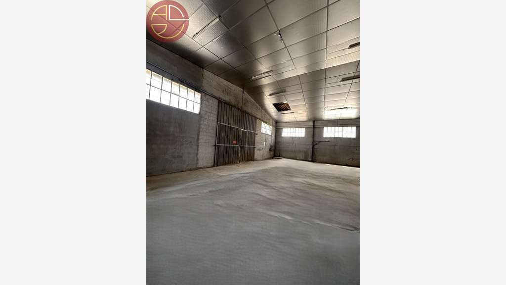 AV entrepôt 650m² avec bureaux Portet-sur-Garonne