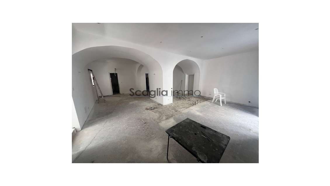 Vente murs commerciaux au centre de Propriano