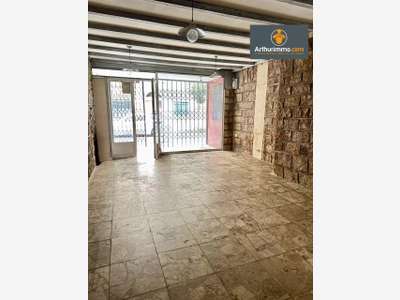 AV murs commerciaux 56m² centre ville Propriano
