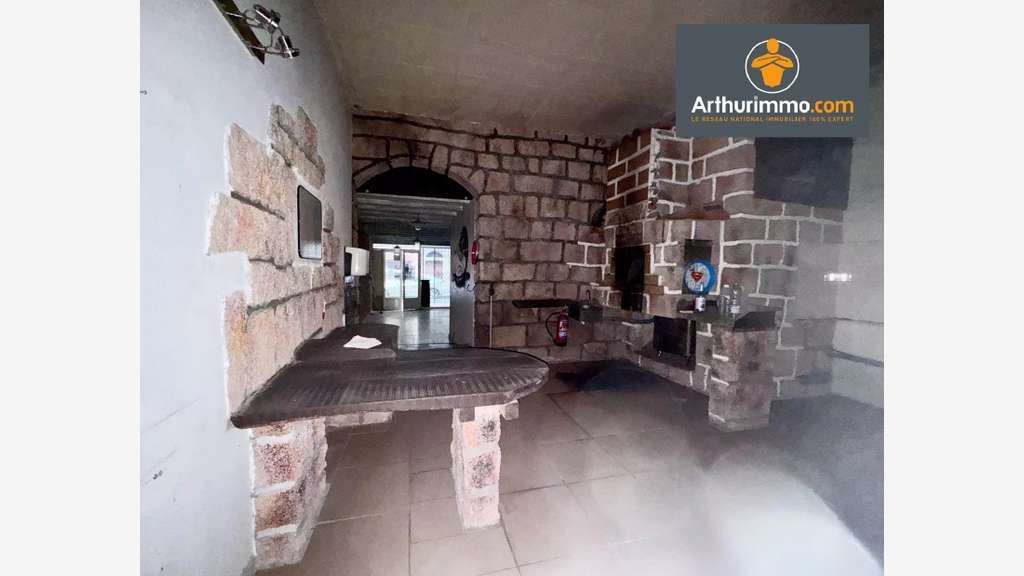 AV murs commerciaux 56m² centre ville Propriano