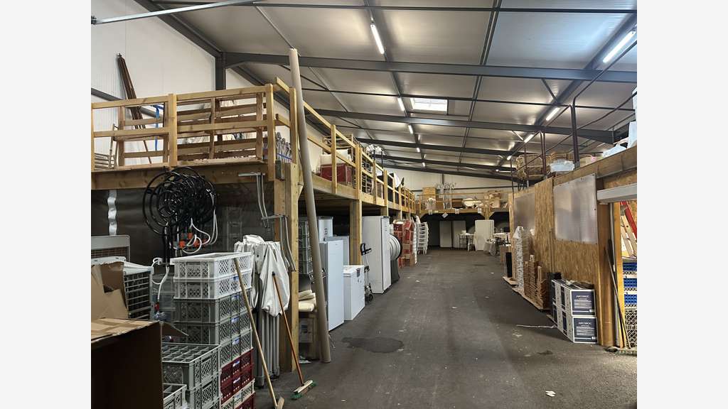 A vendre local 946m² ZA des Brandeaux Puymoyen