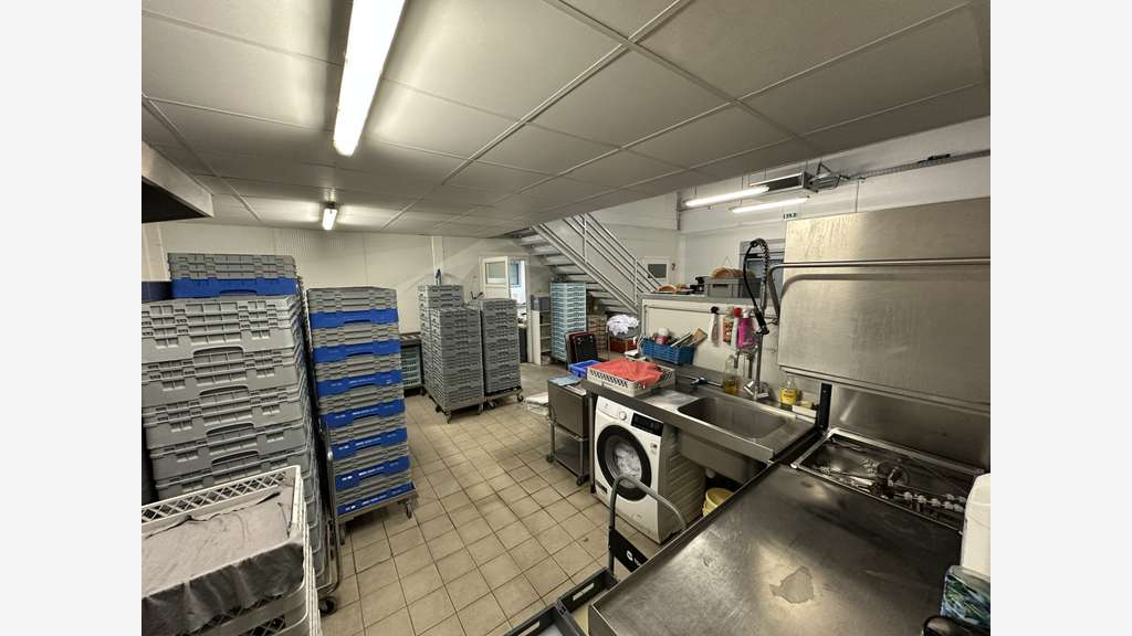 A vendre local 946m² ZA des Brandeaux Puymoyen
