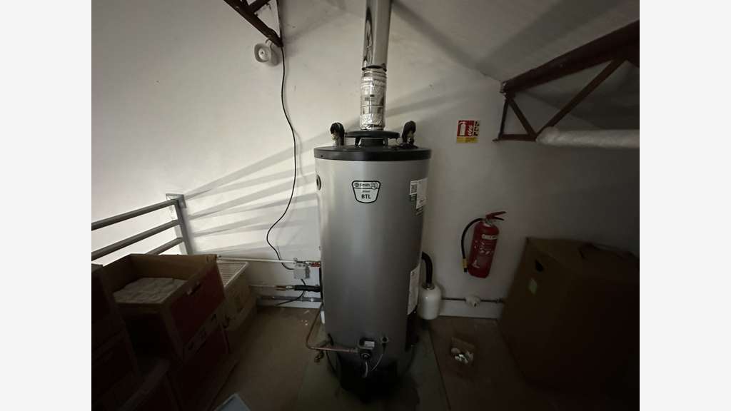 A vendre local 946m² ZA des Brandeaux Puymoyen