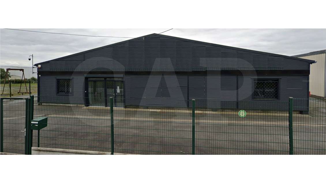 Vente local d'activité 600m² à Quévert N176