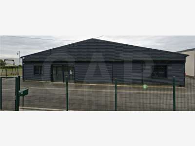 Vente local d'activité 600m² à Quévert N176