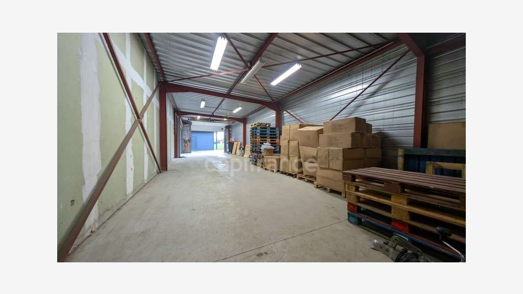 AV local d'activité 1460m² à Randonnai proche RN12